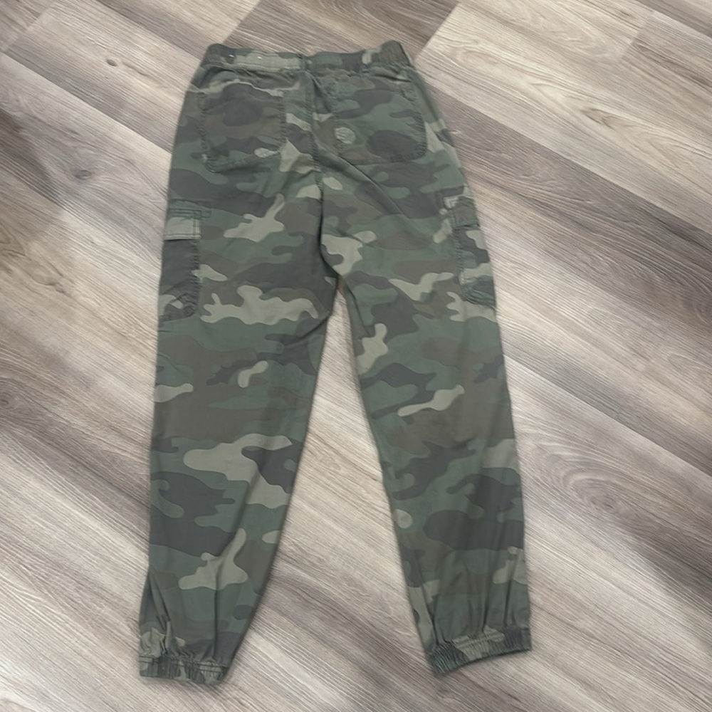 American Eagle camo jogger. - Picture 2 of 2